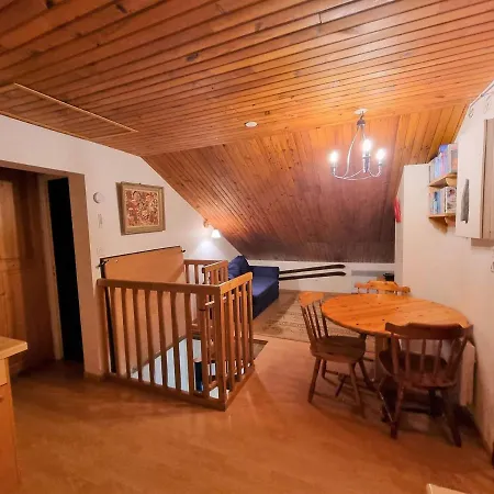 Spacieux 18 Pers. Avec Jardin, 7 Chambres, Cheminees, Animaux Admis - - Fr-1-393-82 *